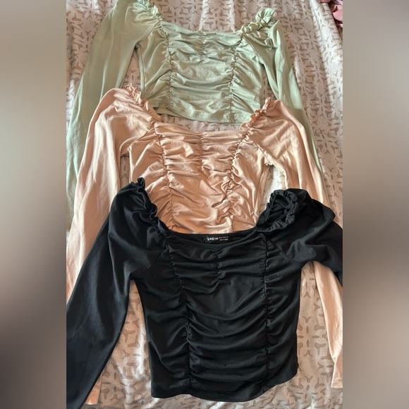 SHEIN Ruched top - Picture 2 of 5